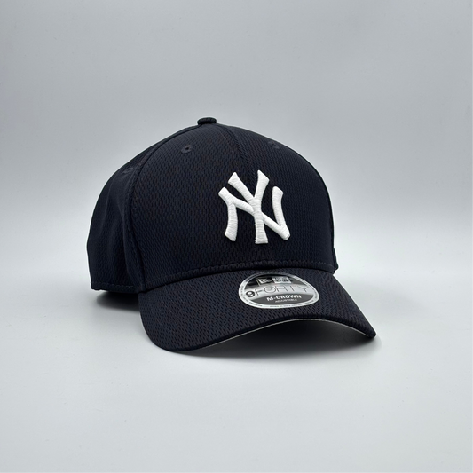 9FORTY M-CROWN NY YANKEES NAVY WHITE LOGO PATCH RUBBER
