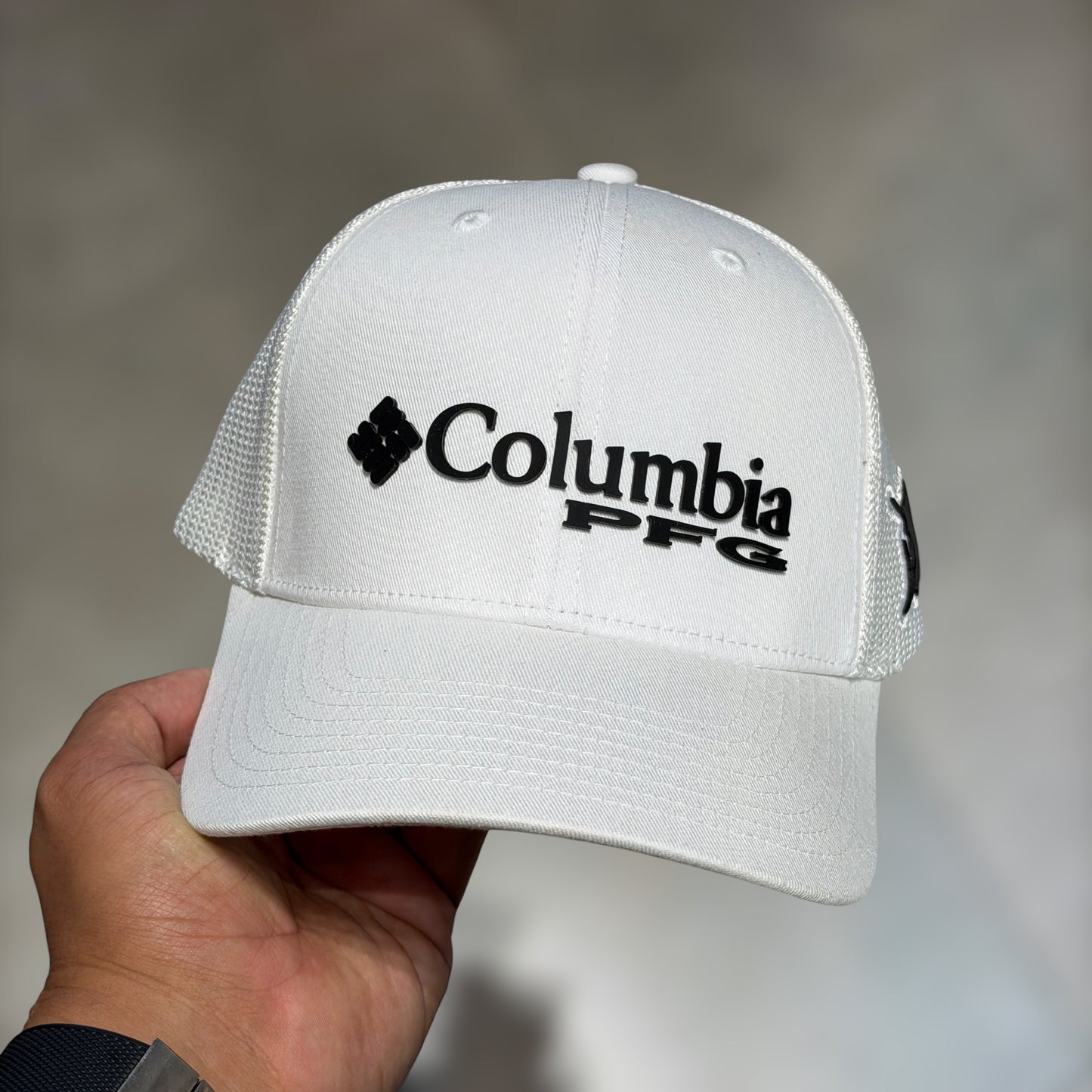 Columbia PFG cerrada white
