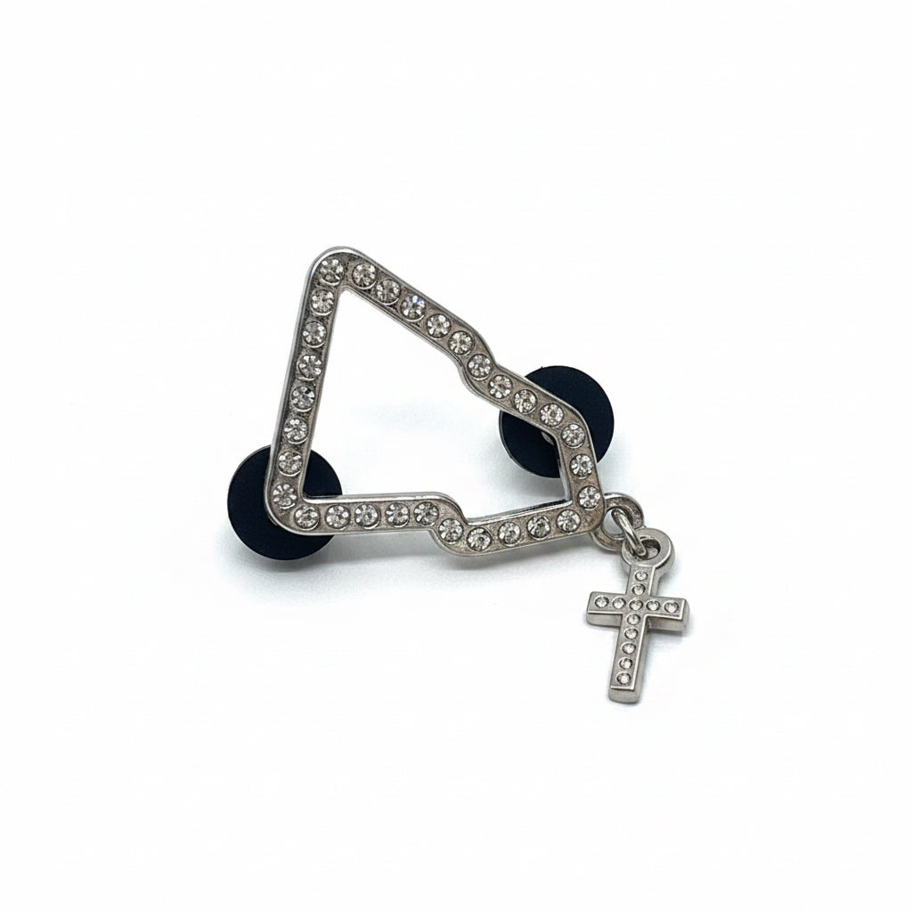 PIN METALICO BORDE NE CON CRUZ PLATEADA