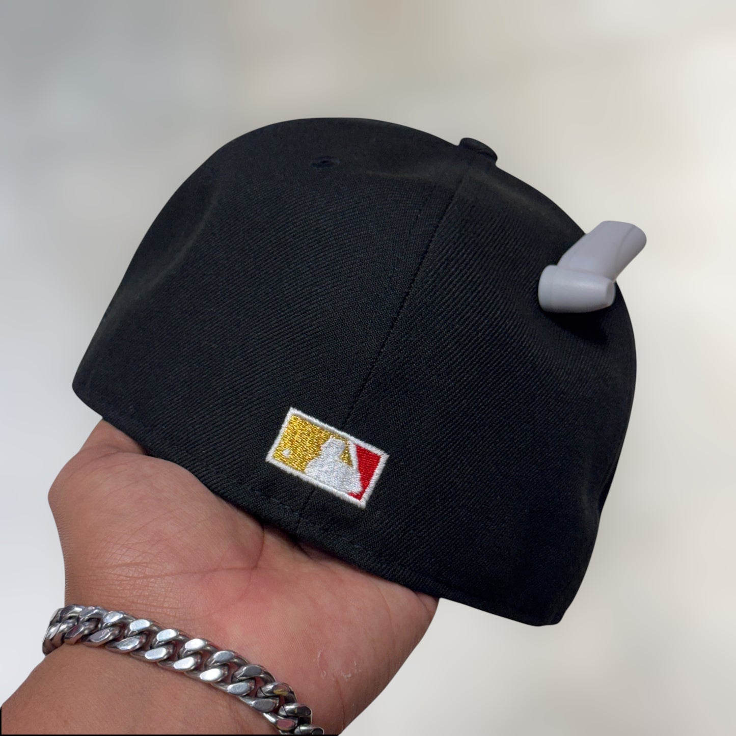 59FIFTY YY YANKEES BLACK STATUE RED PATCH 1998