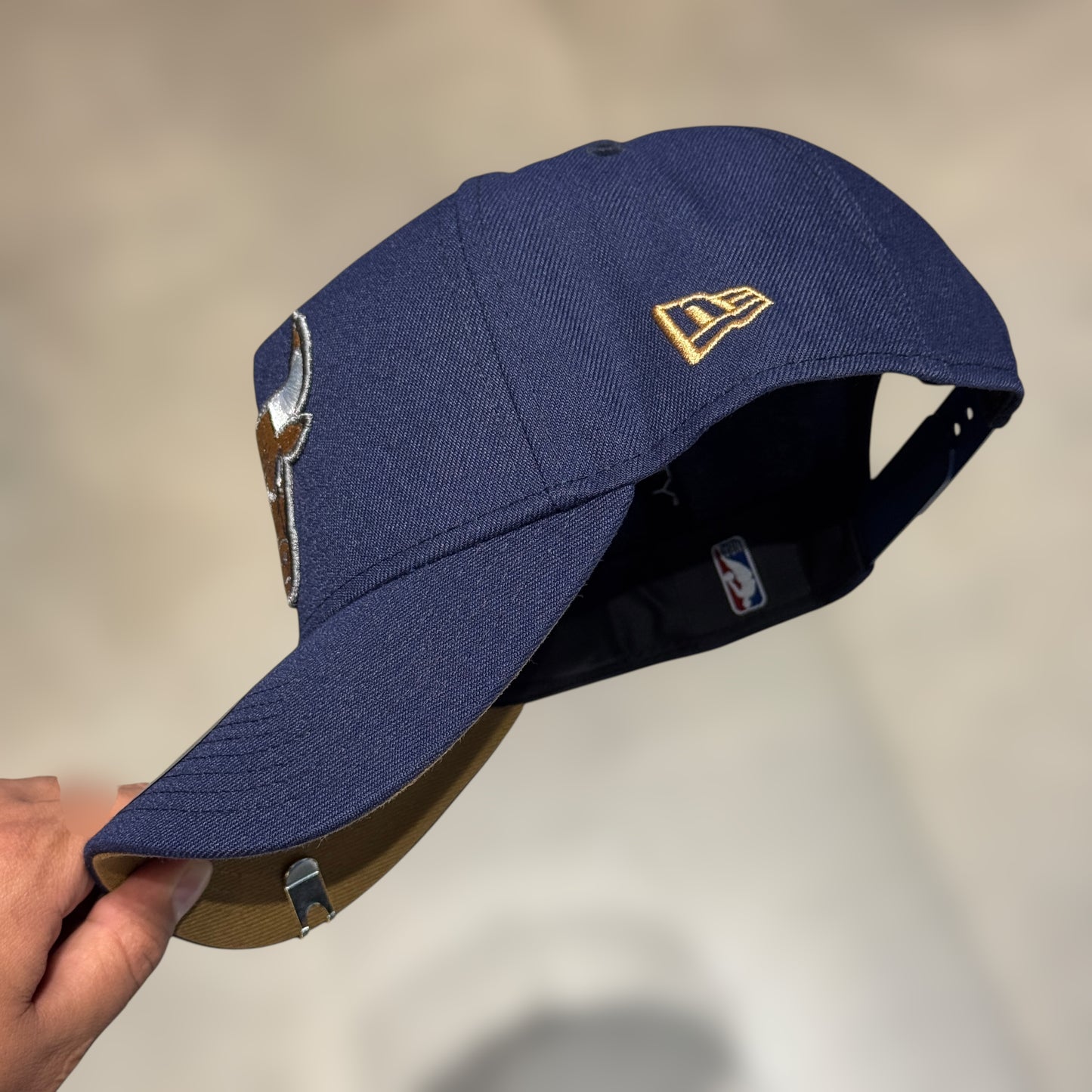 9FORTY CHICAGO BULLS NAVY UNDERVISOR BRONZE