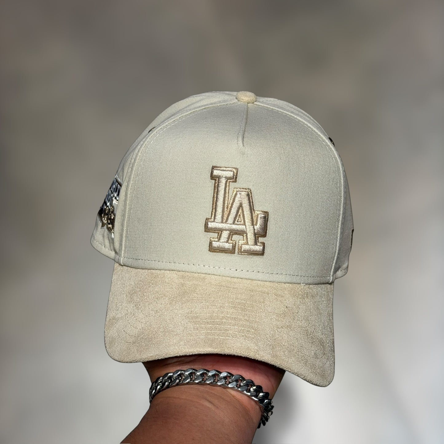 9FORTY A FRAME LA DODGERS BEIGE VISOR TERCIOPELO WS 1981