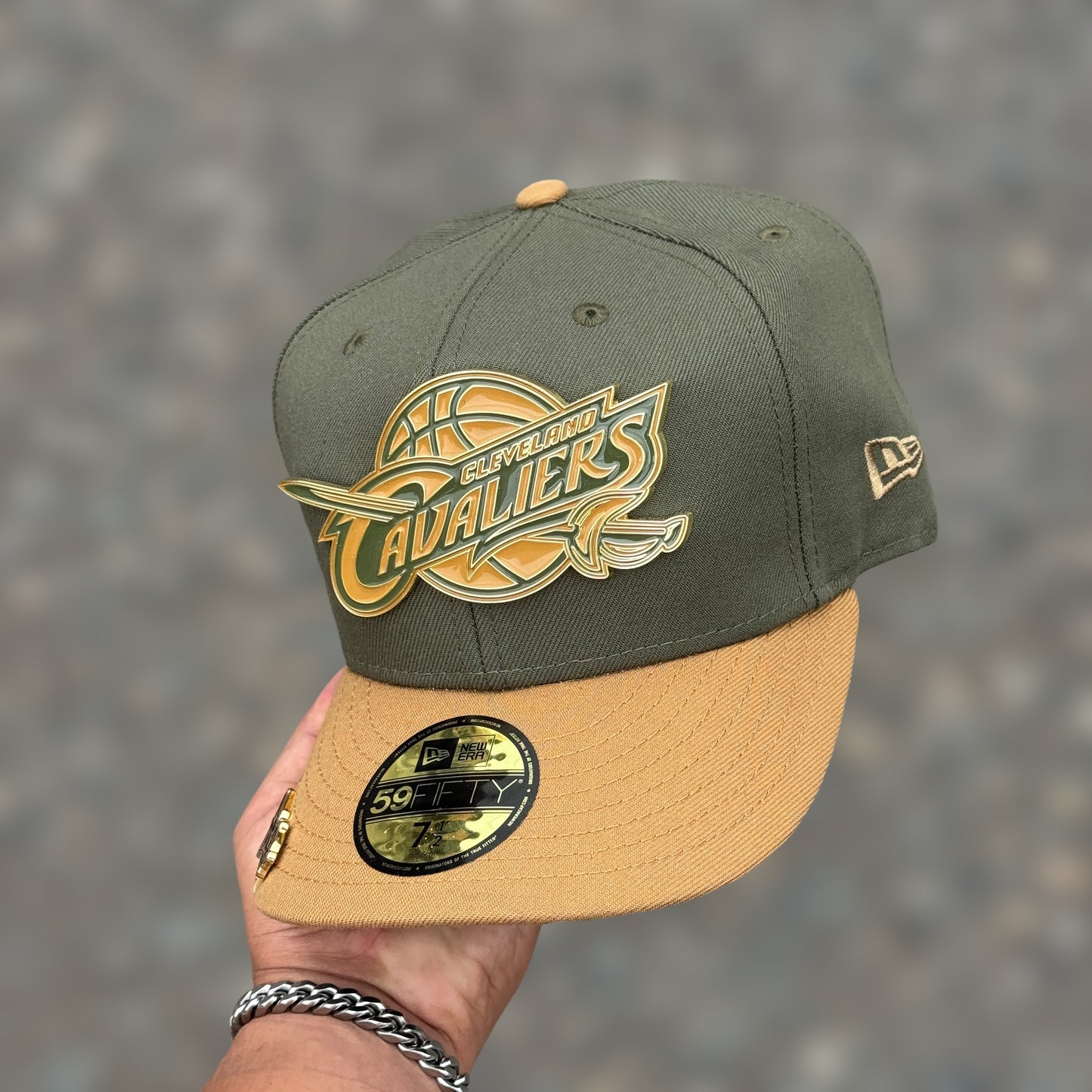 59FIFTY CAVALIERS METALIC LOGO OLIVE GREEN