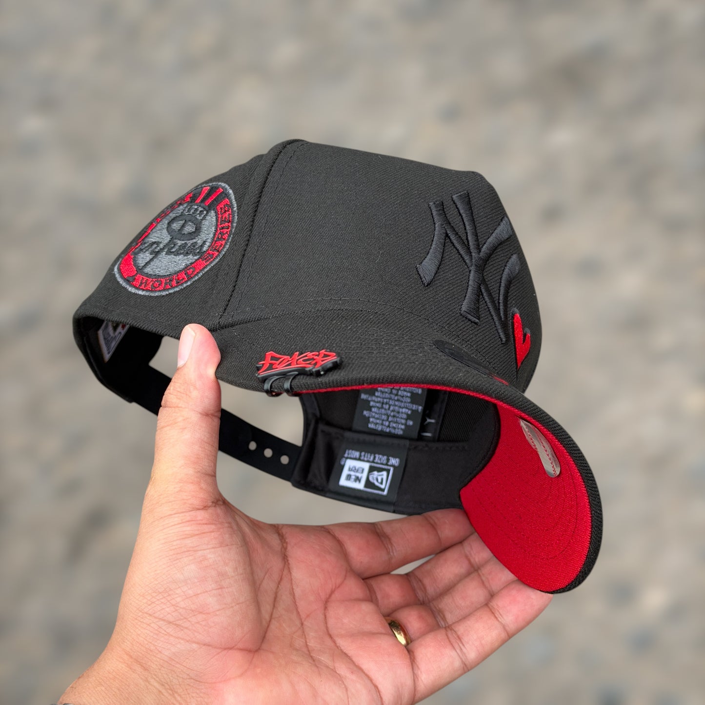 9FORTY NEW YORK YANKEES BLACK ON BLACK HEART