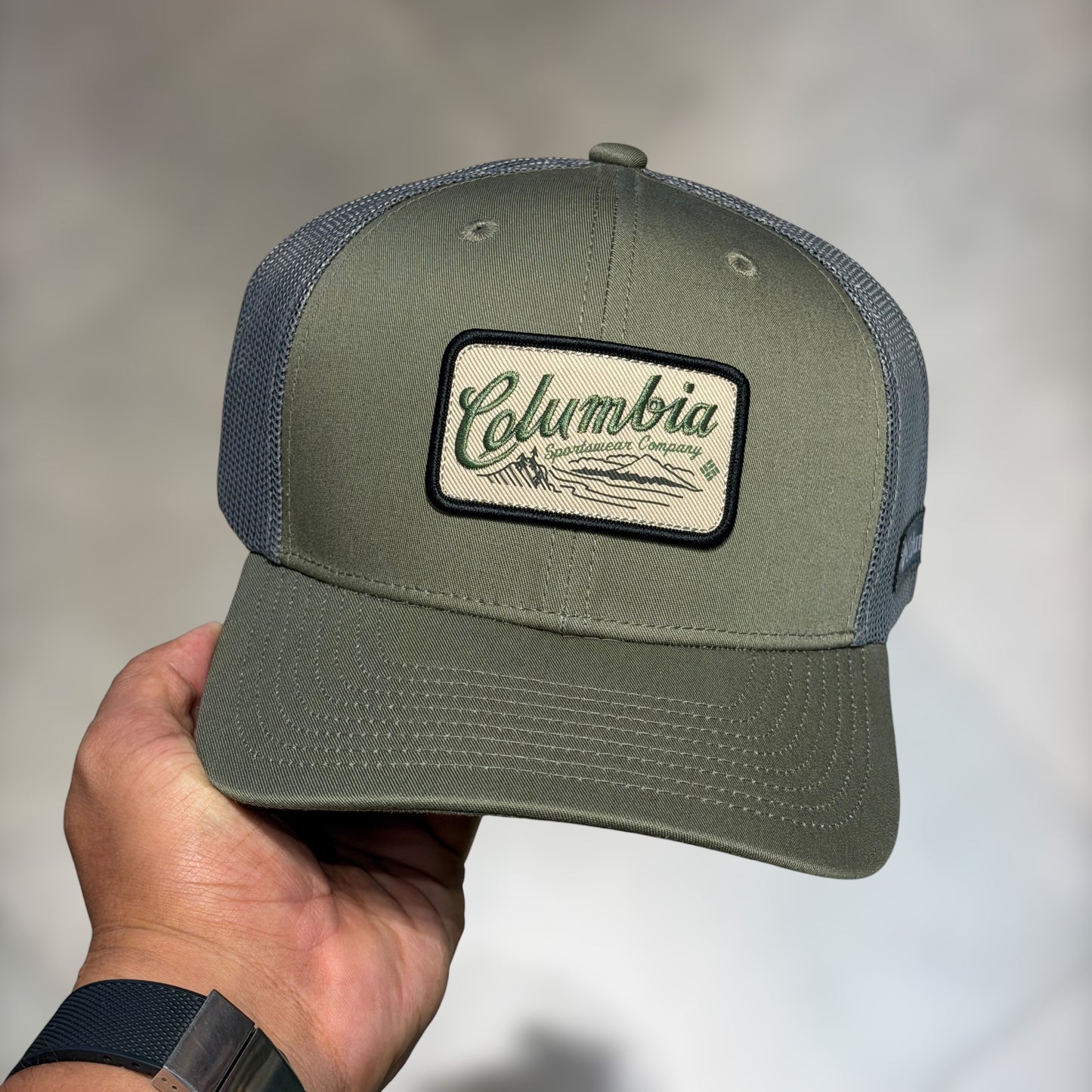 Columbia trucker olive green grey mesh