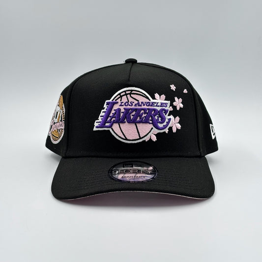 9FORTY LOS LAKERS BLACK UNDERVISOR PINK CHAMPS 17X