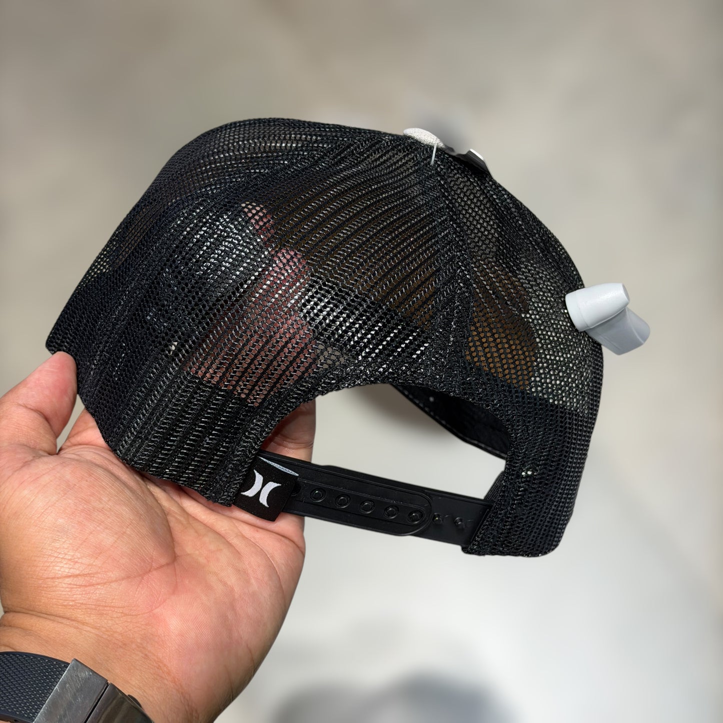 Hurley trucker beige black logo