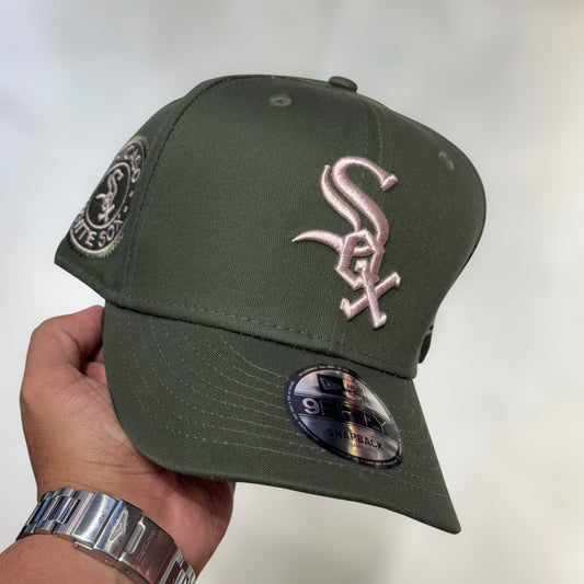 9FIFTY WHITE SOX OLIVE GREEN UNSERVISOR ROSE PATCH
