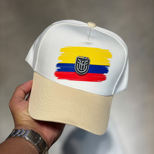 Gorra Ecuador blanca beige FEF placa metálica