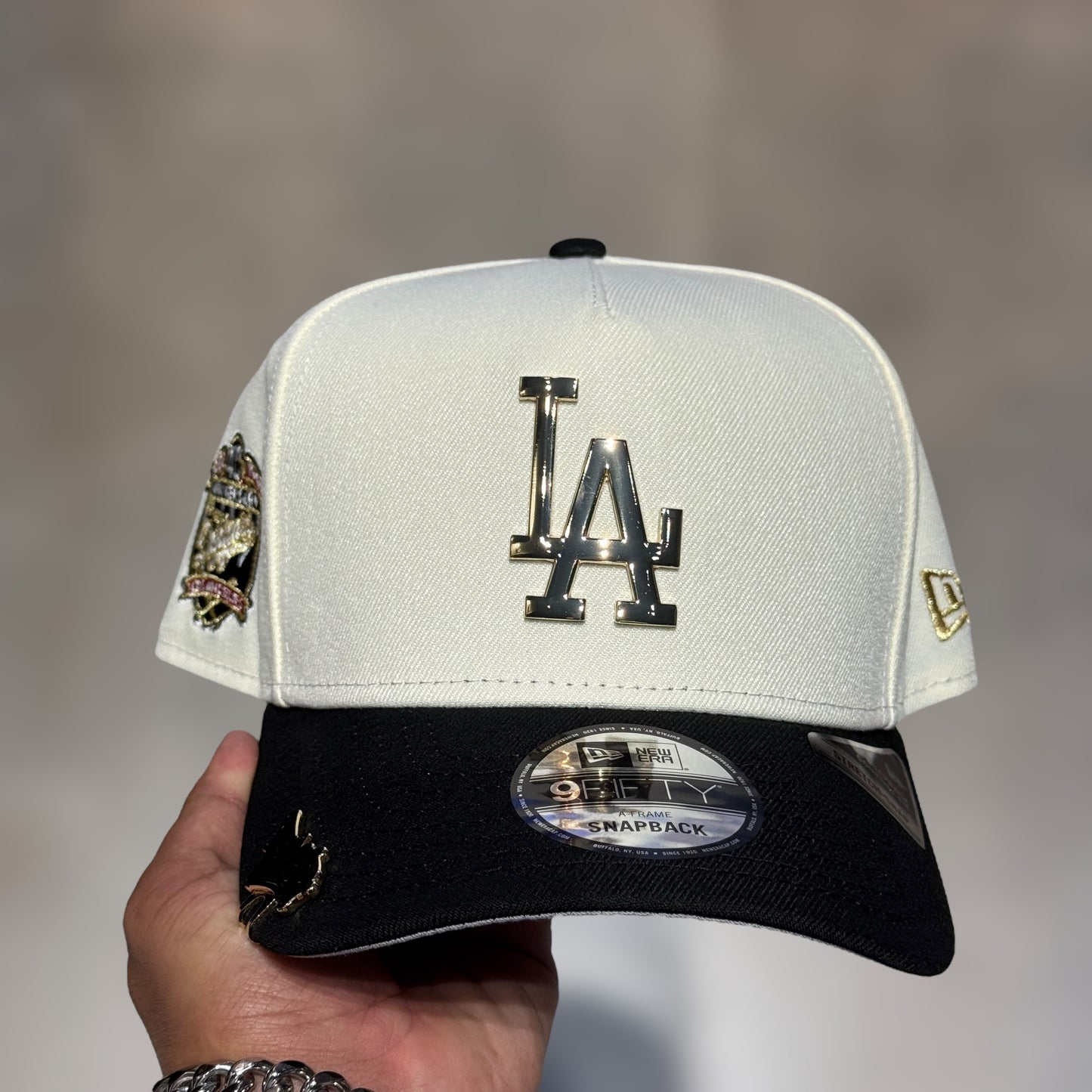 9FIFTY DODGERS BEIGE BLACK VISOR GOLD LOGO