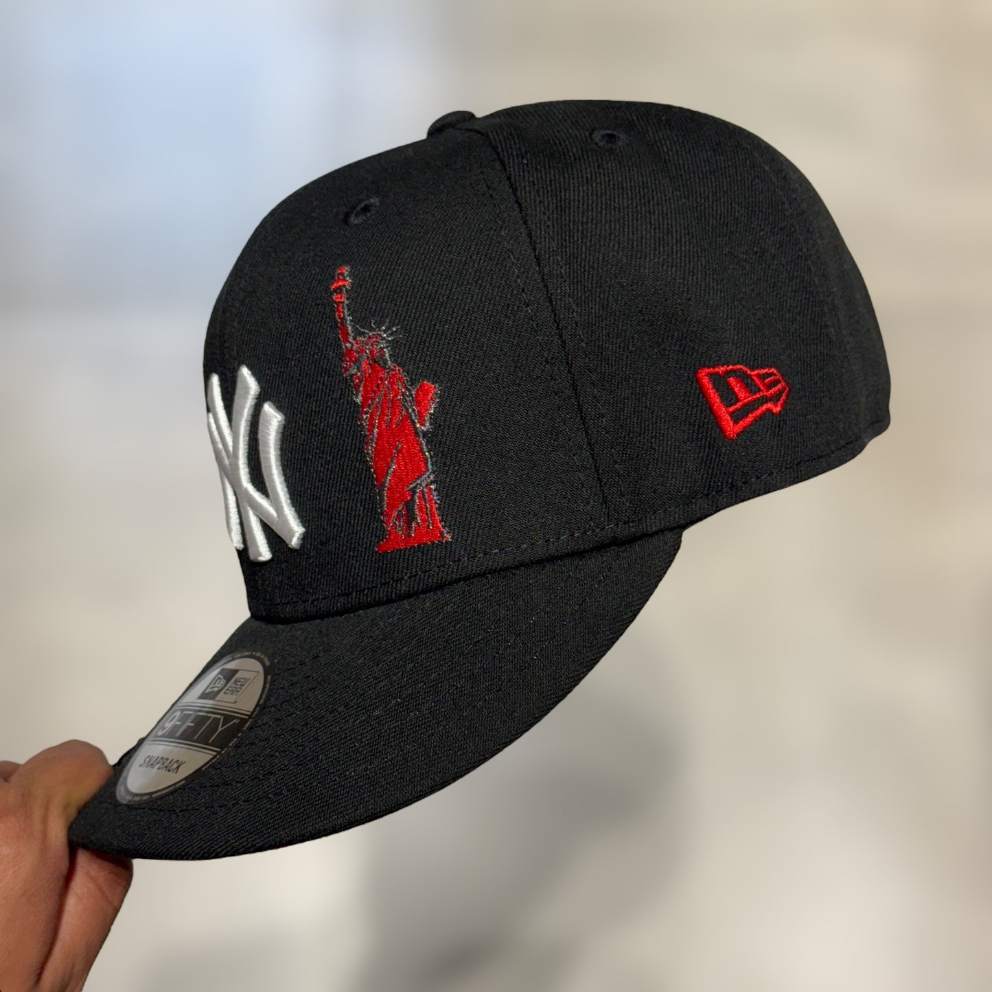 9FIFTY NY YANKEES BLACK RED STATUE SUBWAY 2000