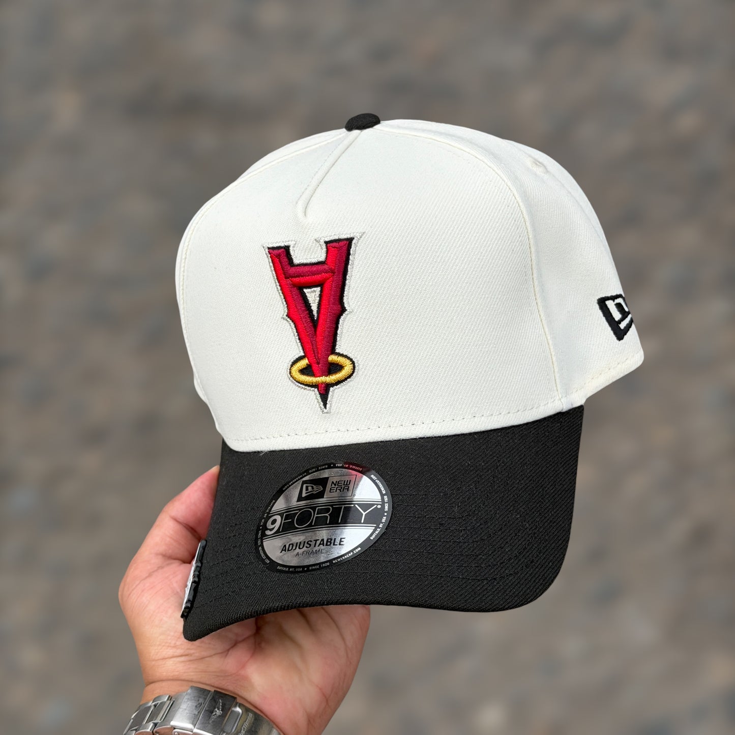 9FORTY ANGELS UPSIDE DOWN LOGO BEIGE BLACK