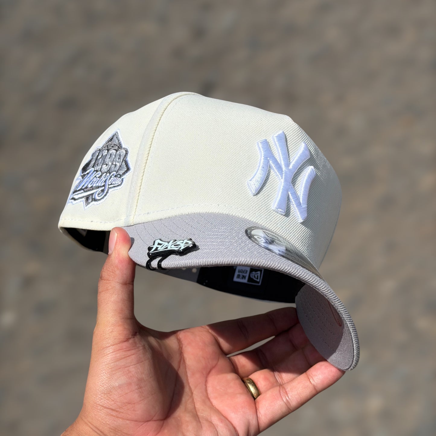 9FORTY NEW YORK YANKEES WHITE GREY VISOR