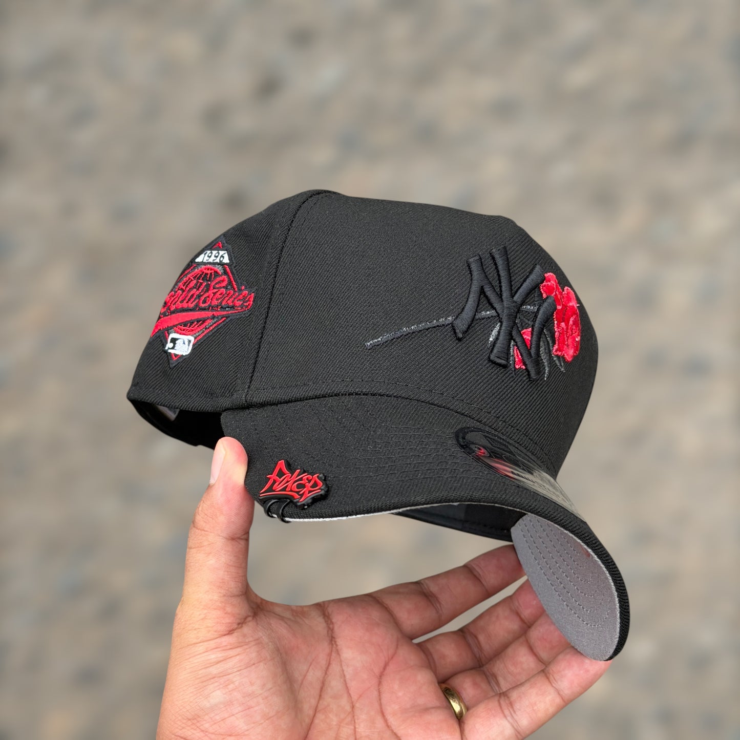 9FORTY NY YANKEES BLACK ON BLACK RED FLOWER