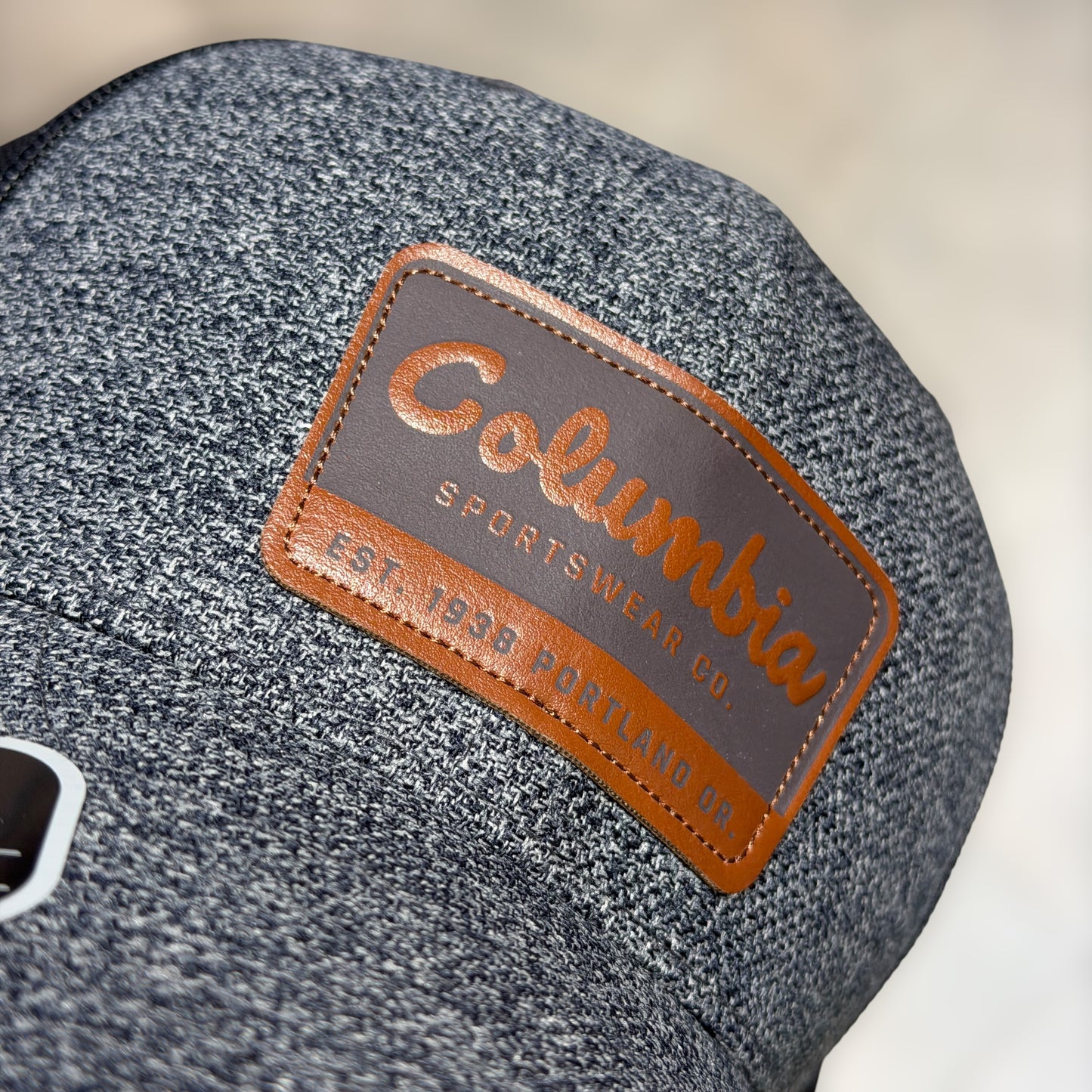 Columbia trucker grey Leather logo