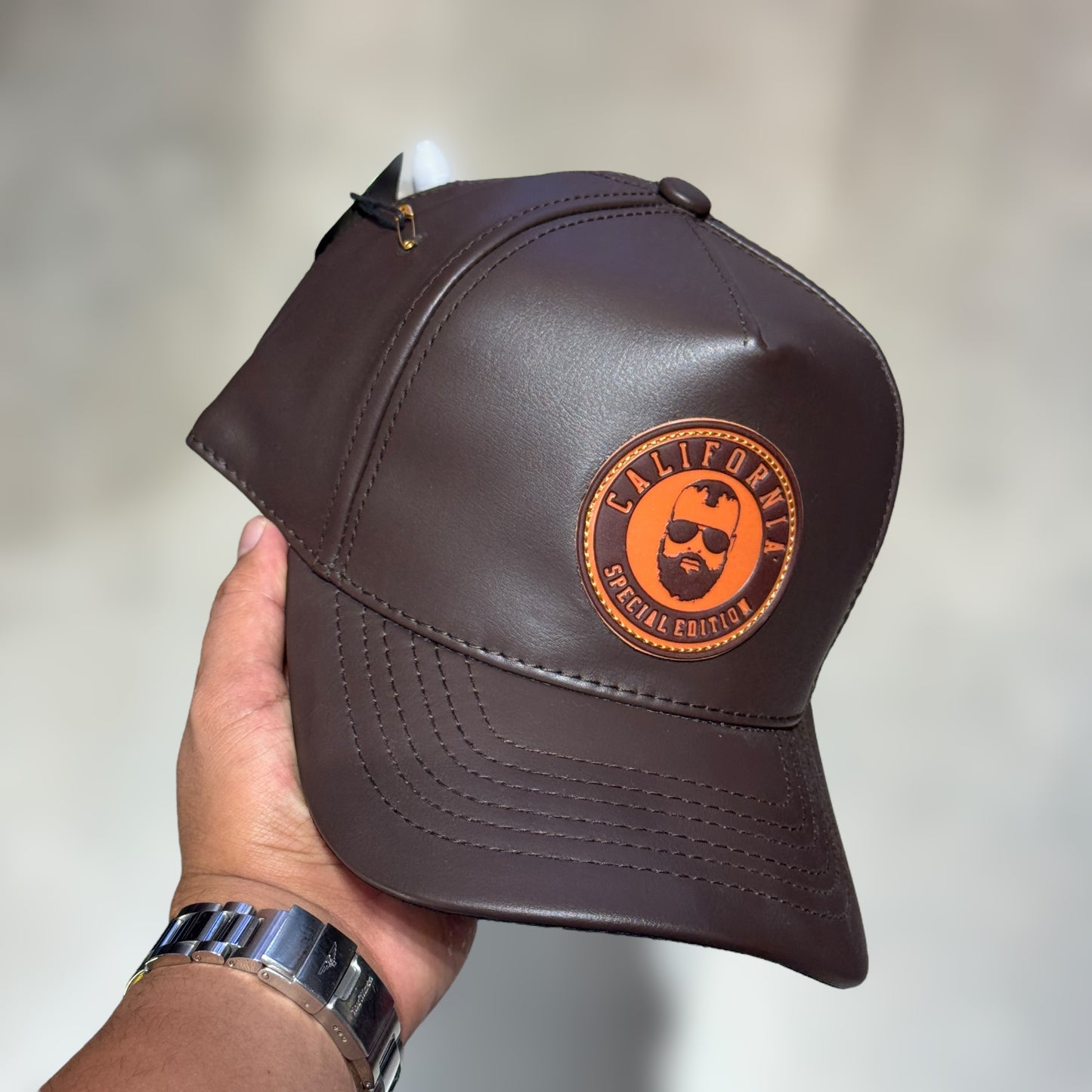 CALIFORNIA DE CUERO CAFÉ
