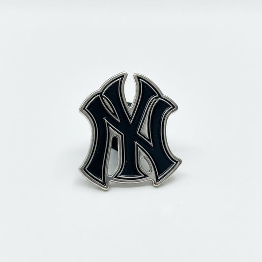 PIN METALICO LOGO YANKEES