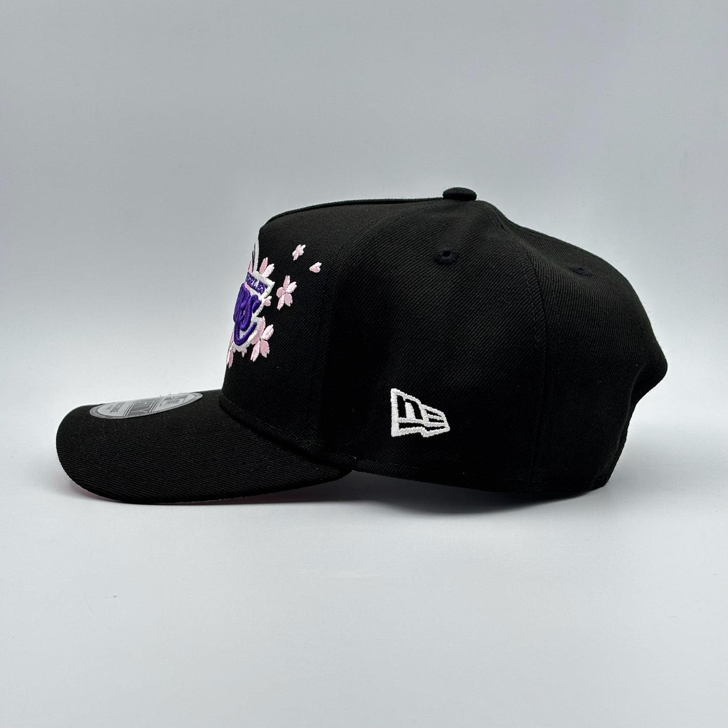 9FORTY LOS LAKERS BLACK UNDERVISOR PINK CHAMPS 17X