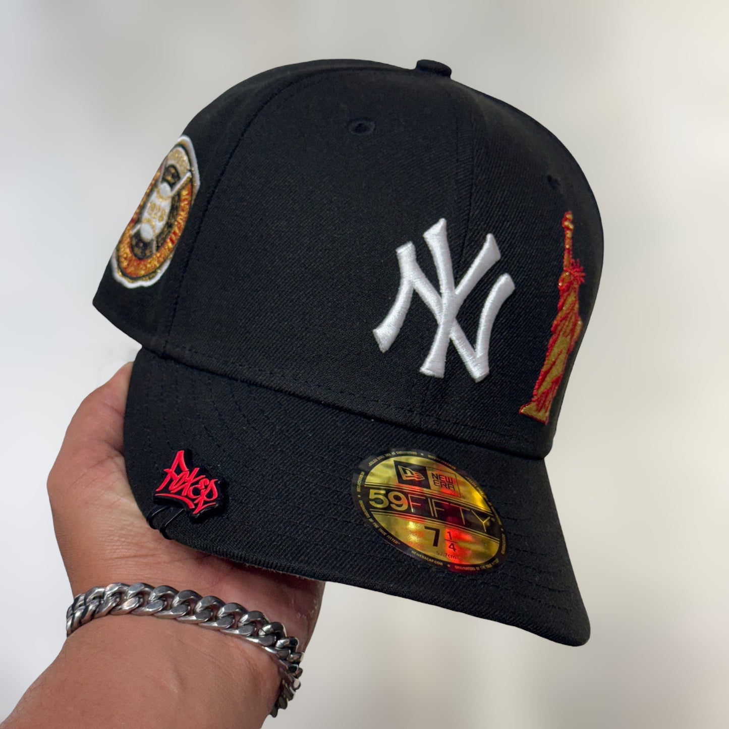 59FIFTY YY YANKEES BLACK STATUE RED PATCH 1998