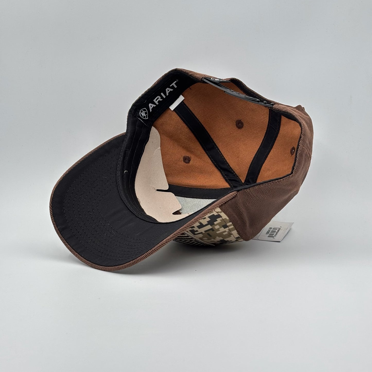 ARIAT BROWN FLAG