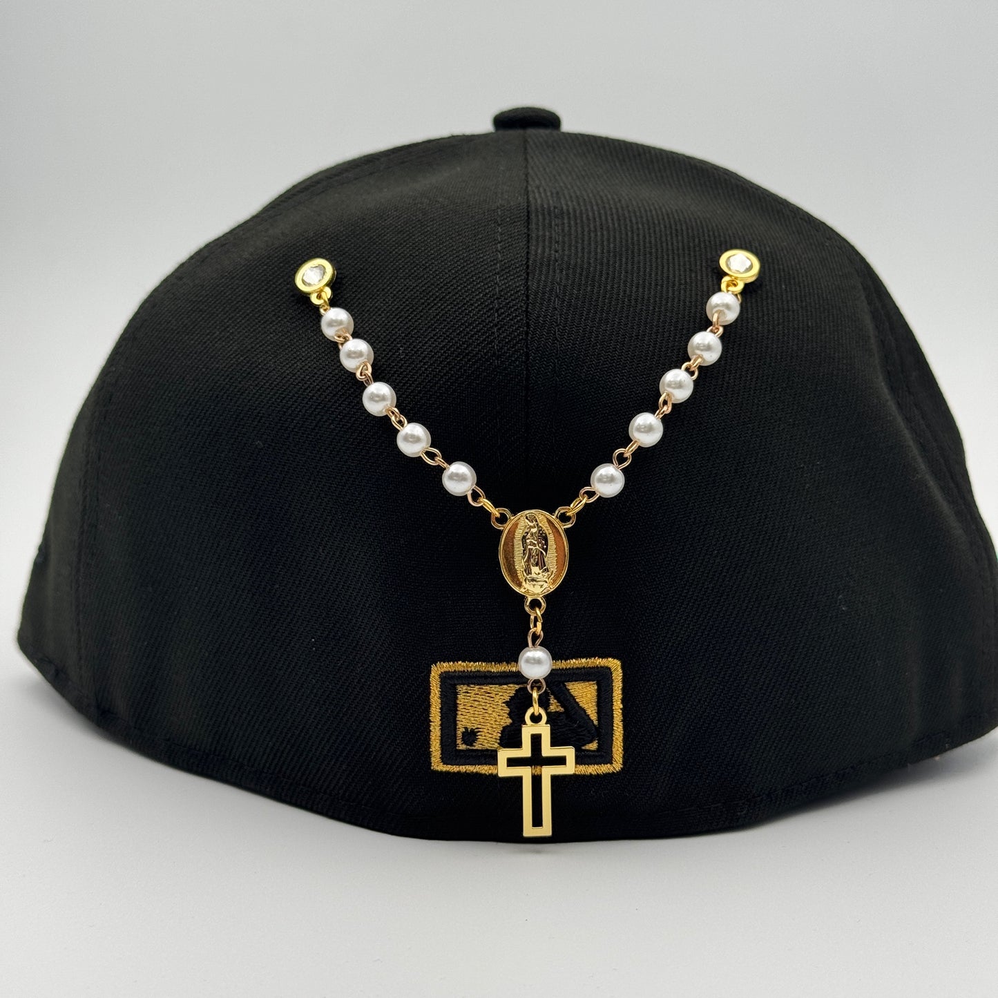PIN CADENA ROSARIO BLANCO VIRGEN