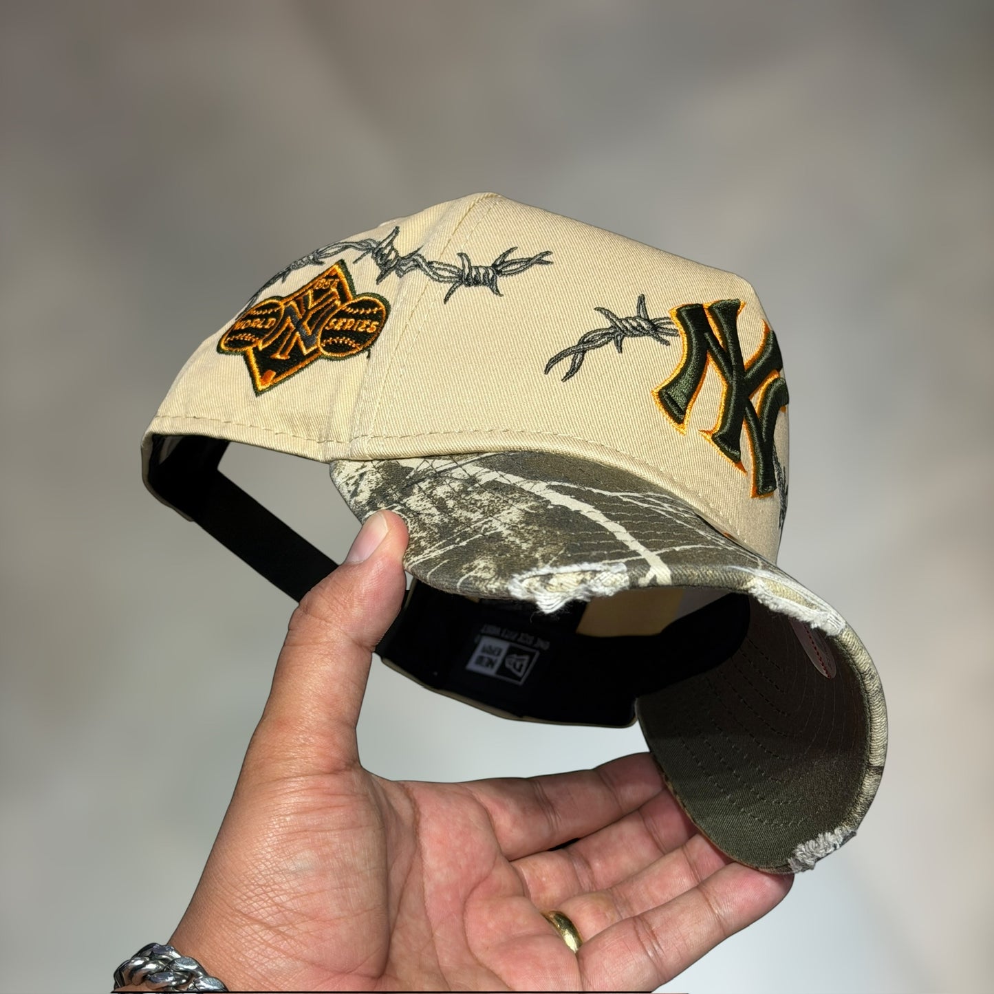 9FORTY A FRAME NY YANKEES BEIGE CAMO VISOR