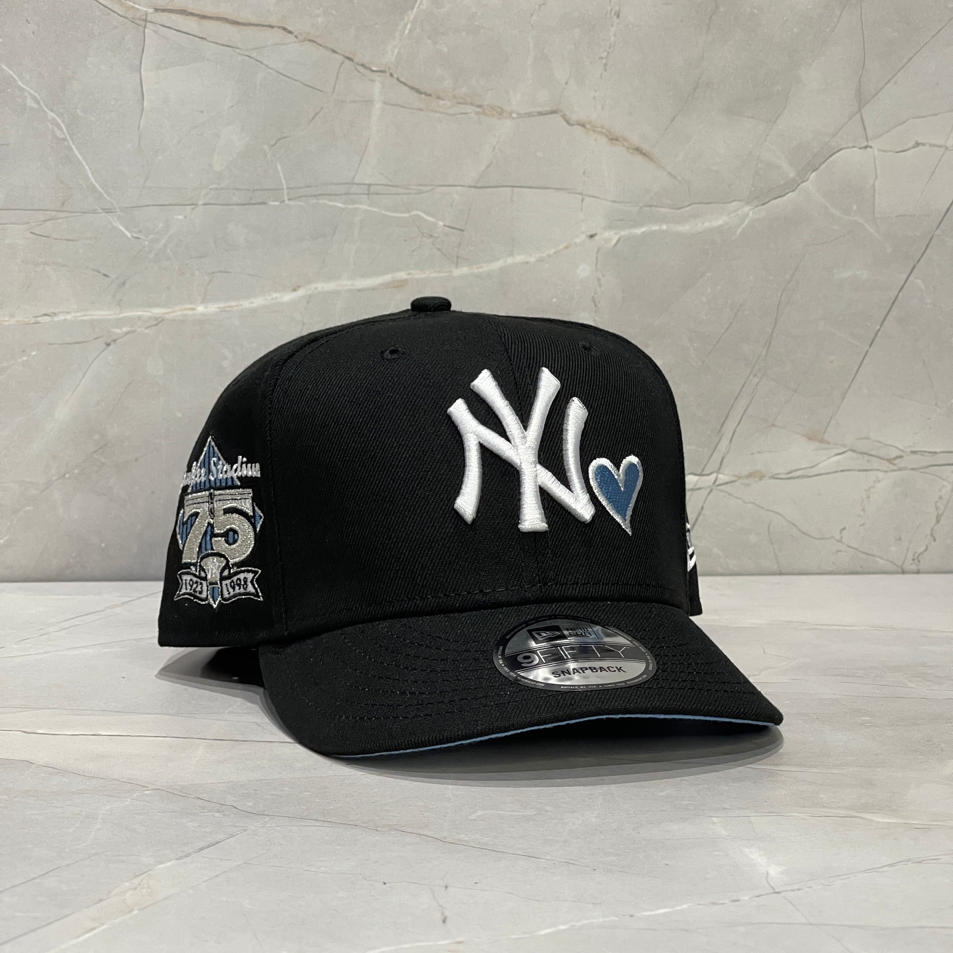 9FIFTY NY YANKEES BLACK/SKYBLUE HEART – Foxer