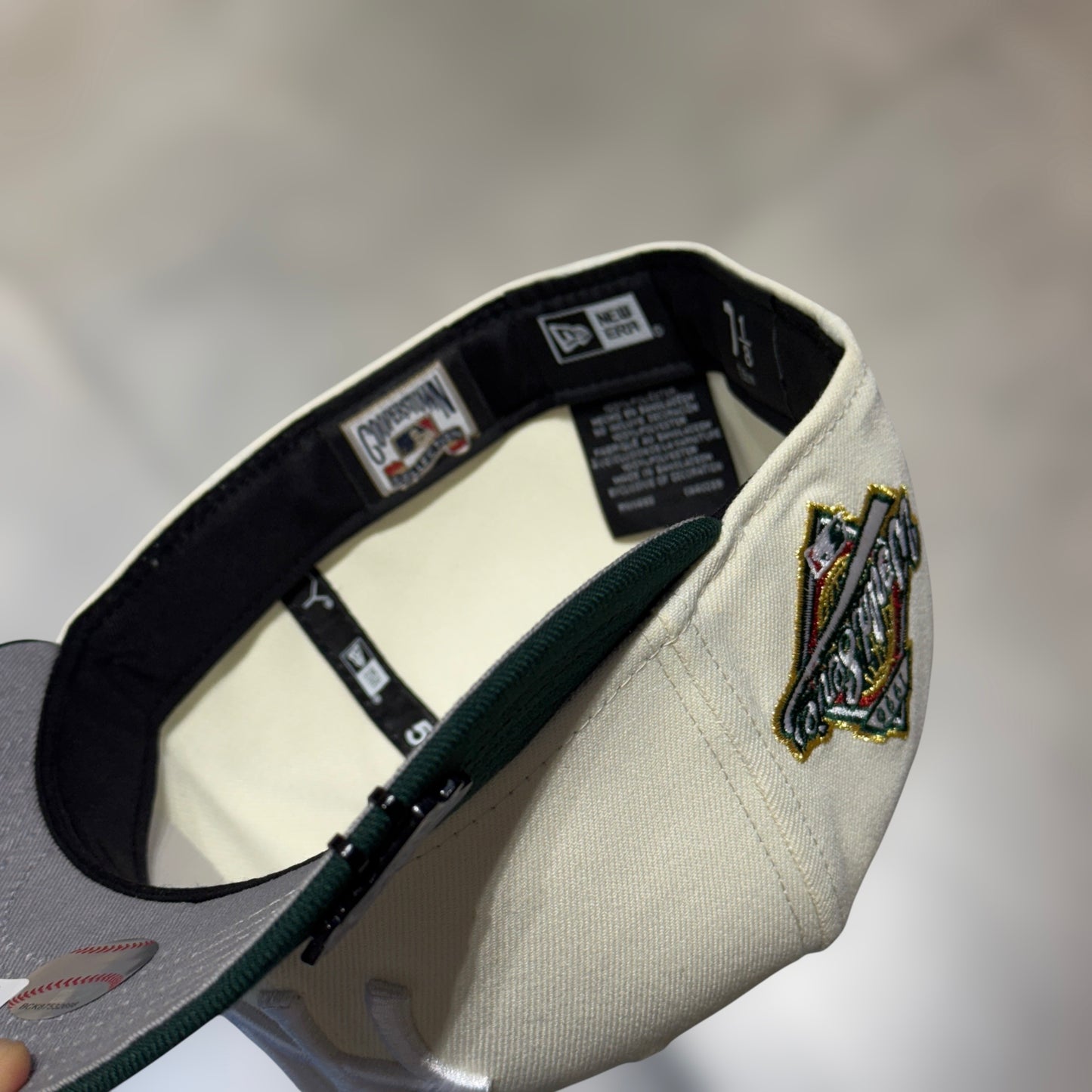 59FIFTY NY YANKEES BEIGE WHITE LOGO VISOR DARK GREEN WS 1996