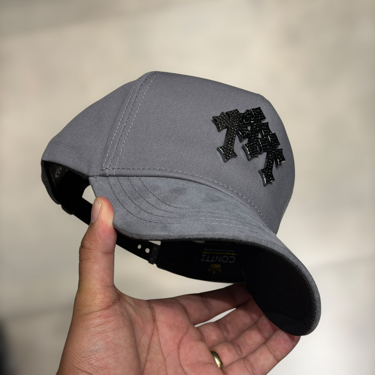 BÉLICA TRES CRUCES GRIS CONTTI HATS
