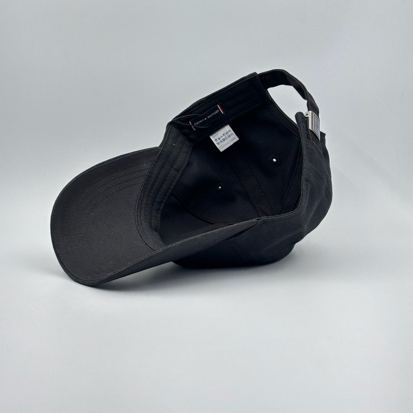 TOMMY HILFIGER BLACK CLASIC