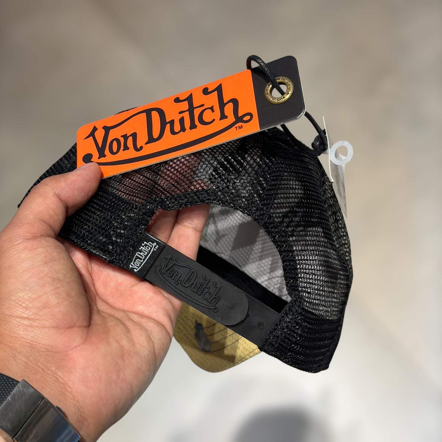 Von Dutch beige yute