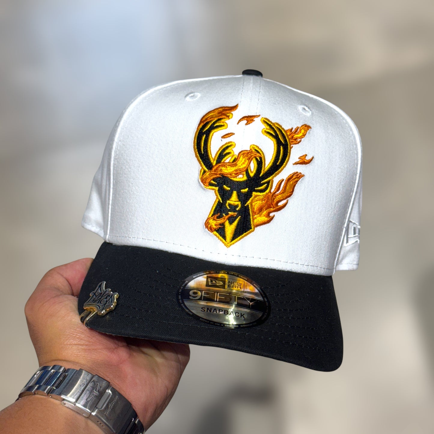 9FIFTY MILWAUKEES BUCKS WHITE VISERA NEGRA LOGO LLAMA