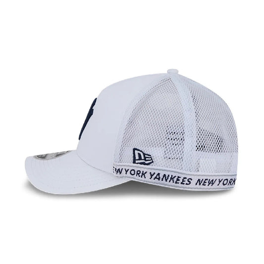 9FORTY AF CROWN NY YANKEES WHITE BLUE LOGO TRUCKER