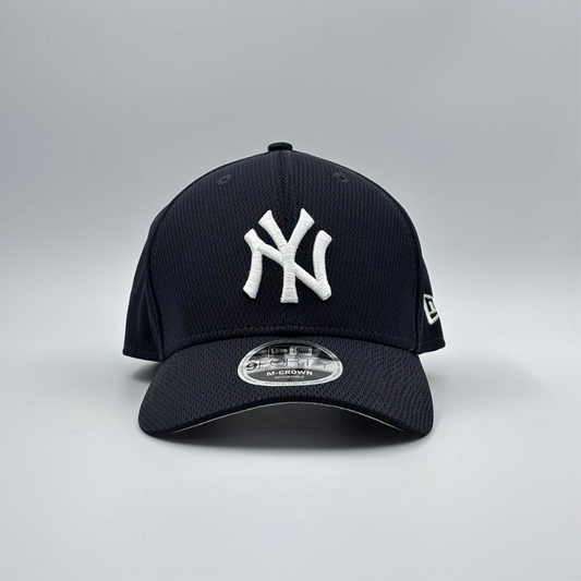 9FORTY M-CROWN NY YANKEES NAVY WHITE LOGO PATCH RUBBER