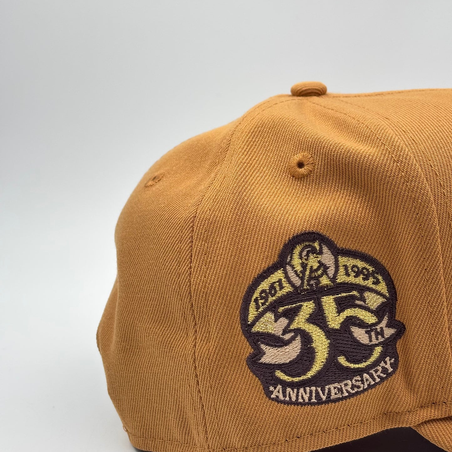 9FIFTY ANGELS CAQUI GOLD LOGO 35TH