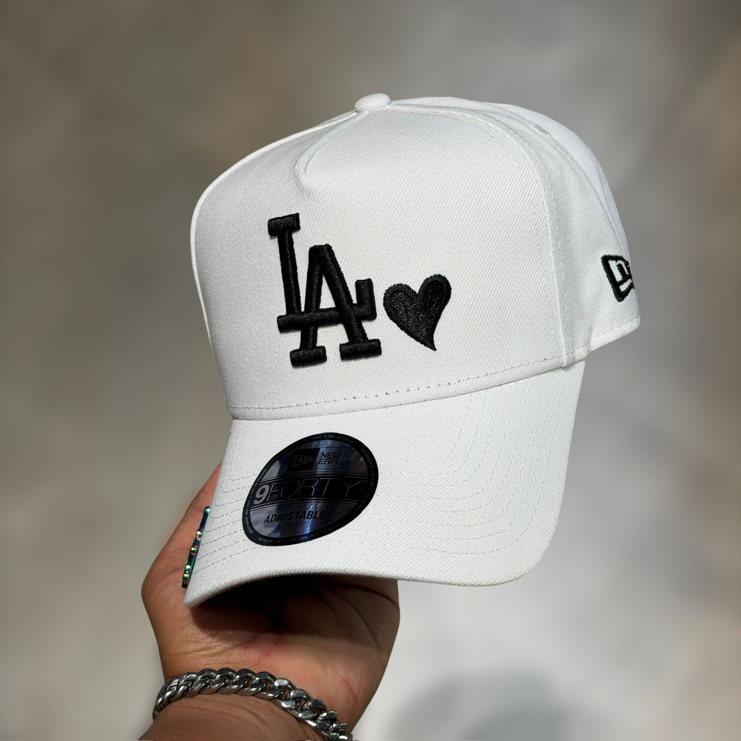 9FORTY A FRAME LA DODGERS WHITE BLACK CORAZÓN