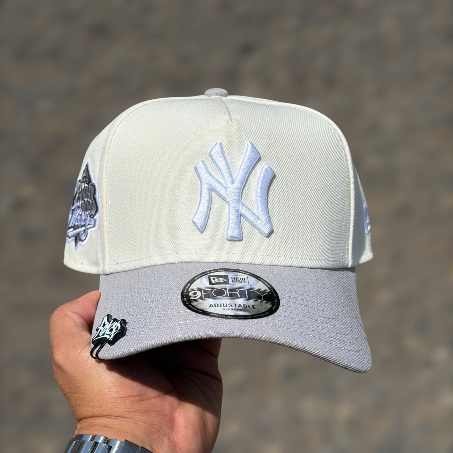 9FORTY NEW YORK YANKEES WHITE GREY VISOR