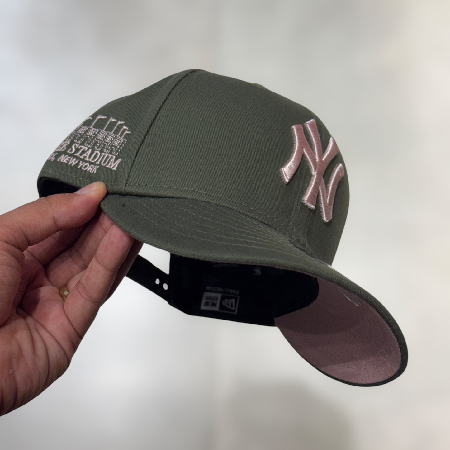 9FIFTY NY YANKEES GREEN UNSERVISOR ROSE PATCH