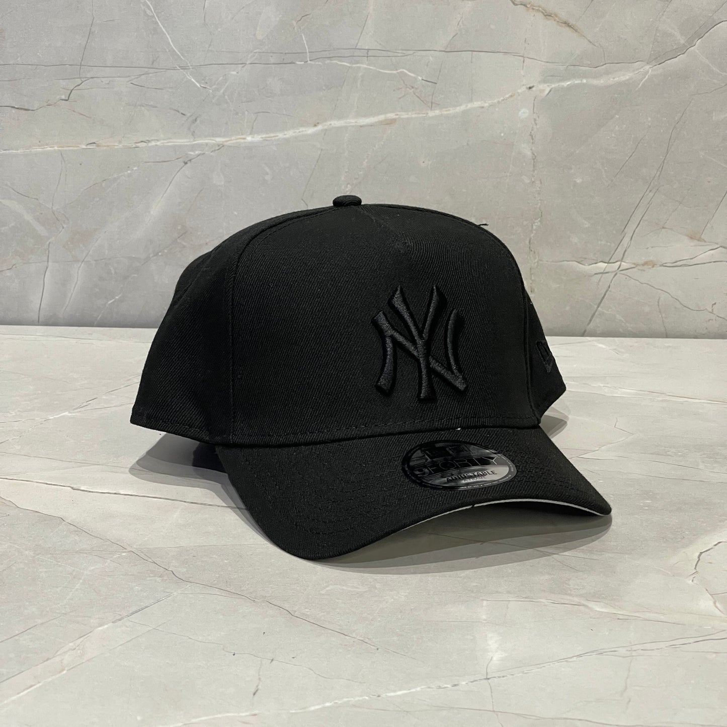 9FORTY NY YANKEES BLACK ON BLACK