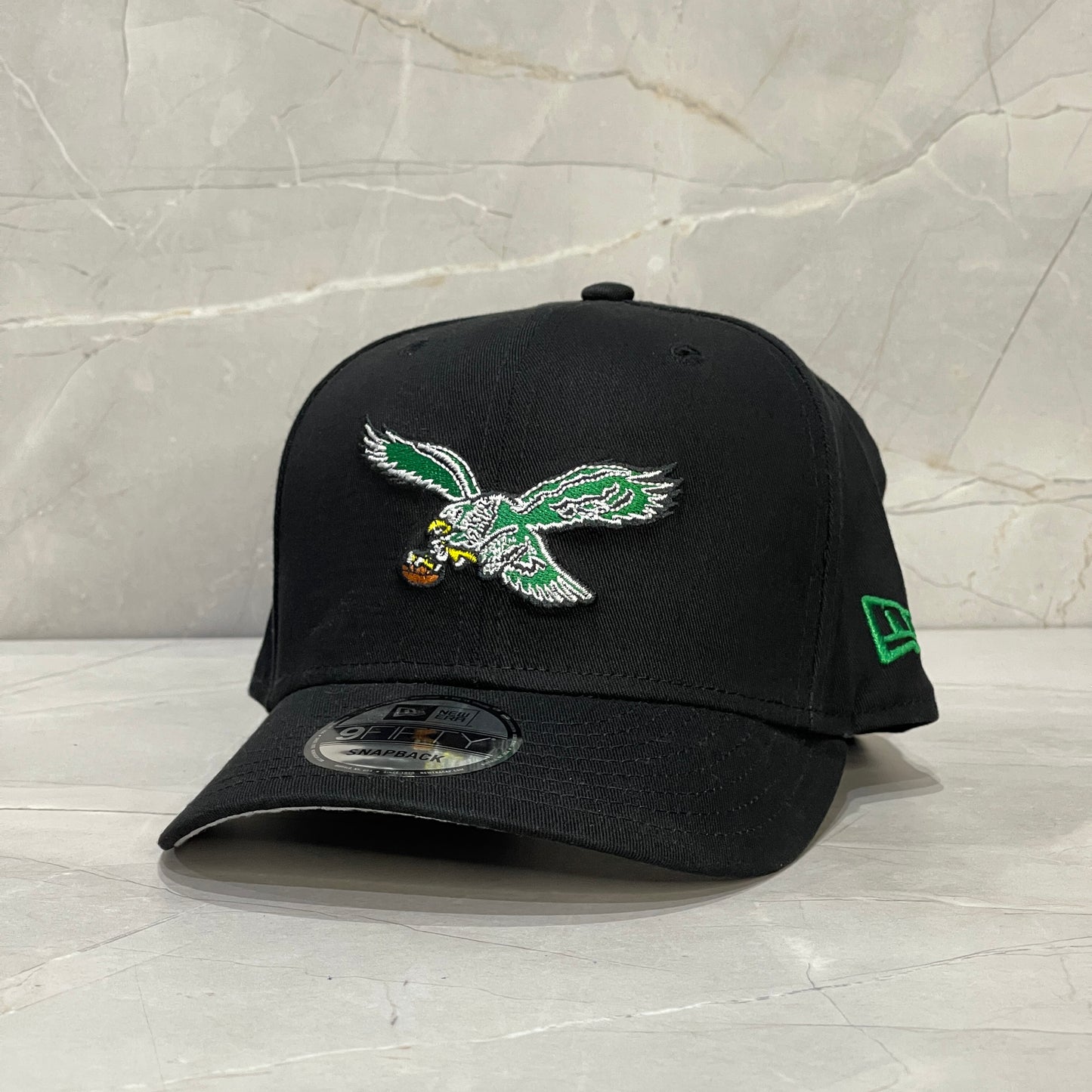9FIFTY PHILADELPHIA EAGLES BLACK LOGO GREEN SNAPBACK