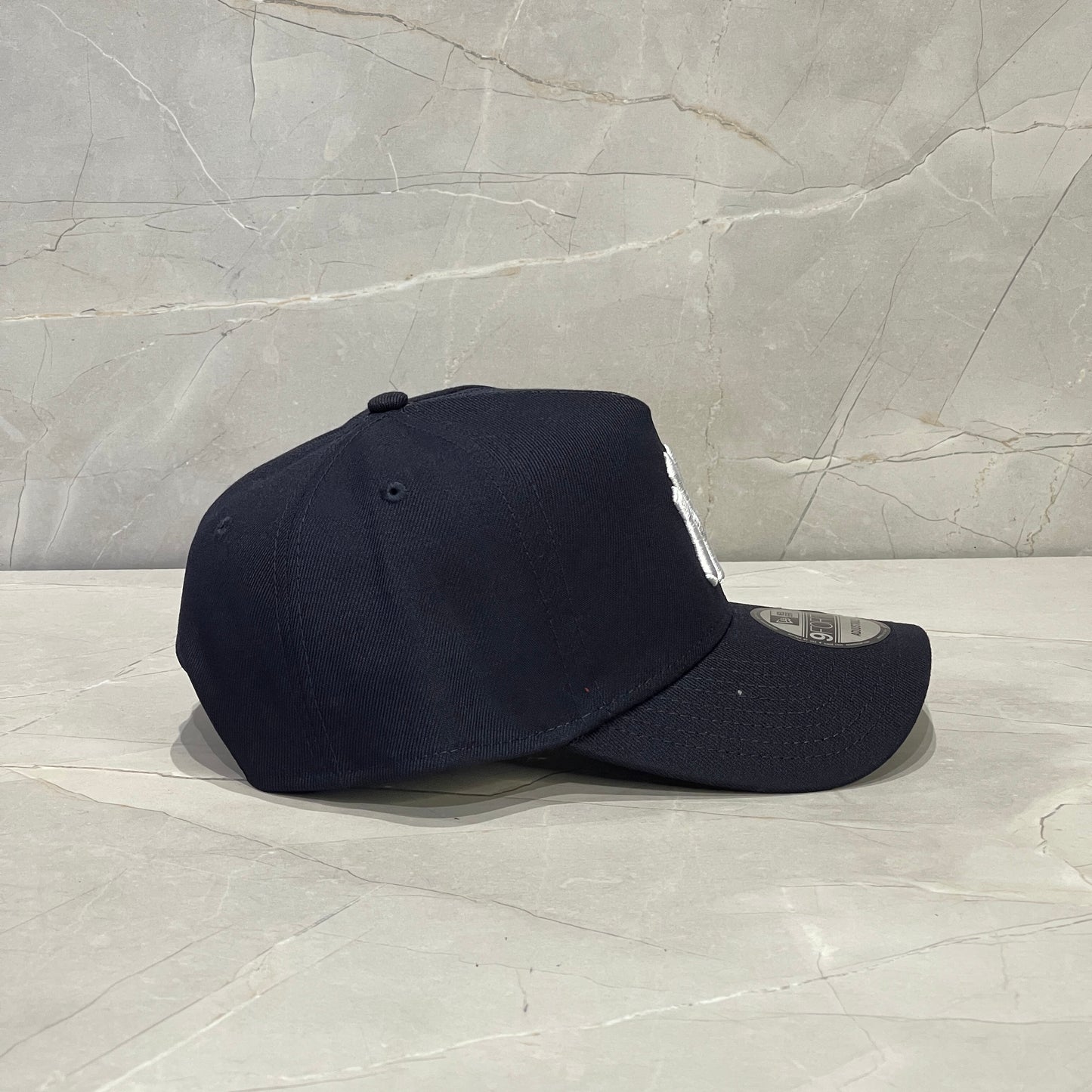 9FORTY A FRAME NY YANKEES NAVY