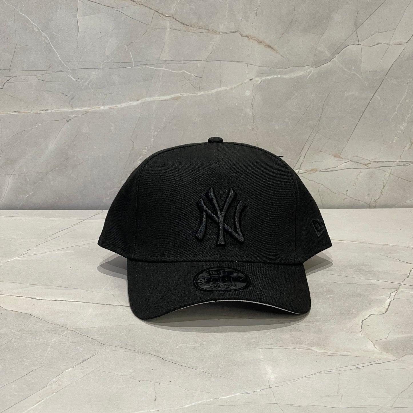 9FORTY NY YANKEES BLACK ON BLACK