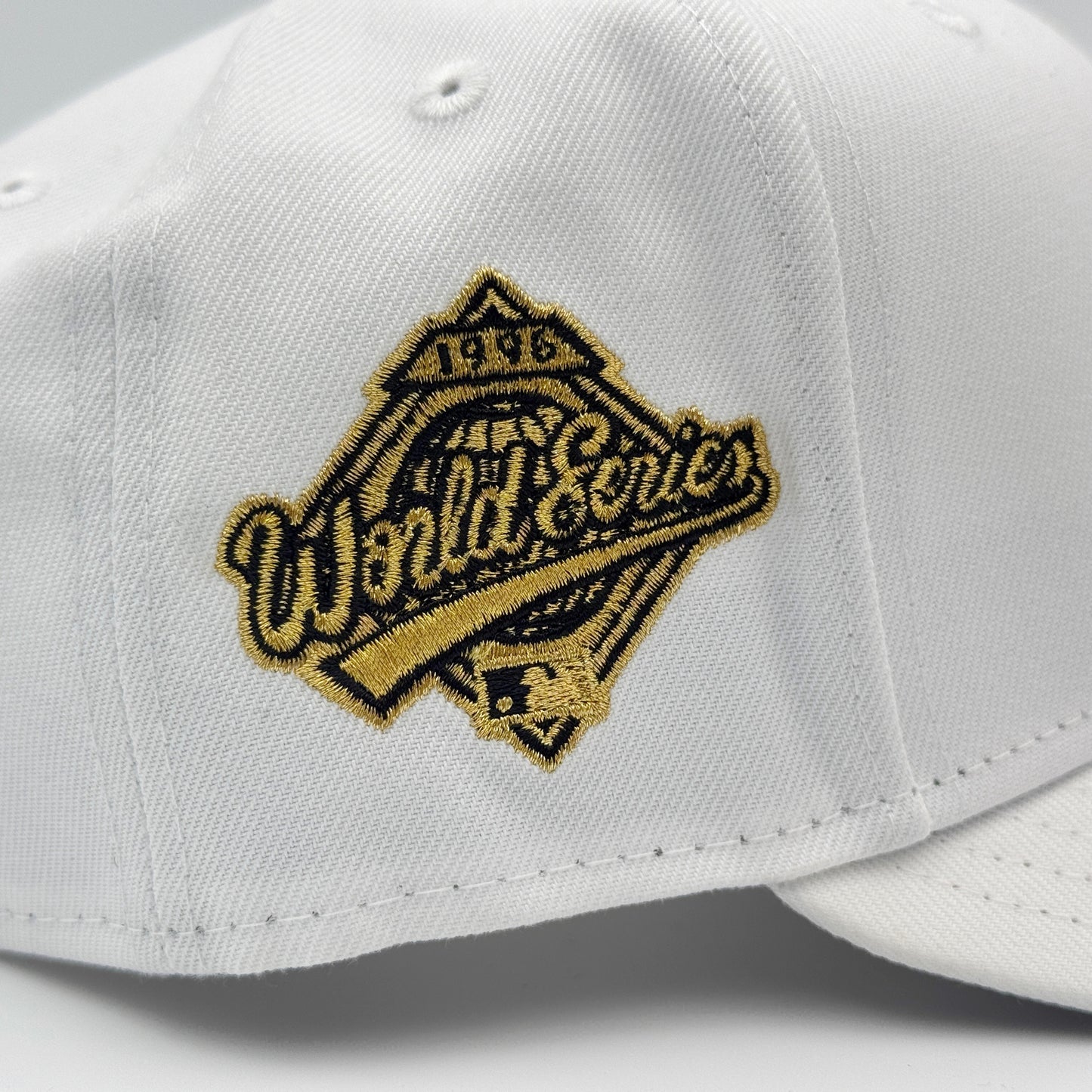 9FIFTY NY YANKEES EMPIRE STATE WHITE GOLD LOGO WS 1996